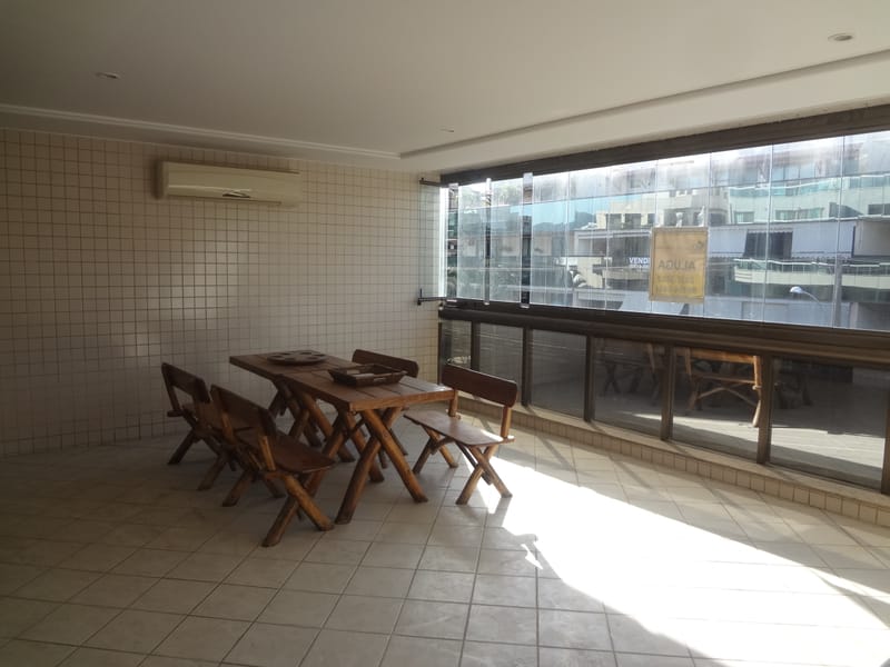 Apartamento na Quadra da Praia